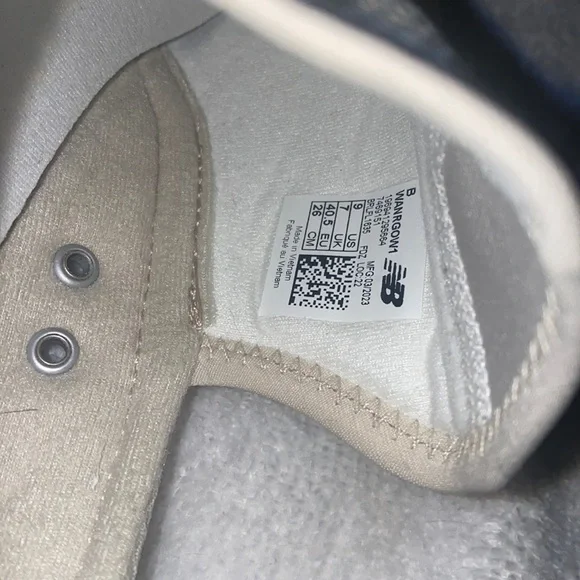 New balance, beige,/Tan slip On Sneakers size 9 - Picture 10 of 11